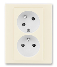 5513H-C02357 17 Levit dvojzásuvka slonová kost /bílá