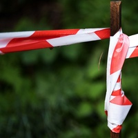 Páska výstražná BEZ POTISKU 75mm x 250m červ./bílá Páska výstražná BEZ POTISKU 75mm x 250m červ./bílá 2