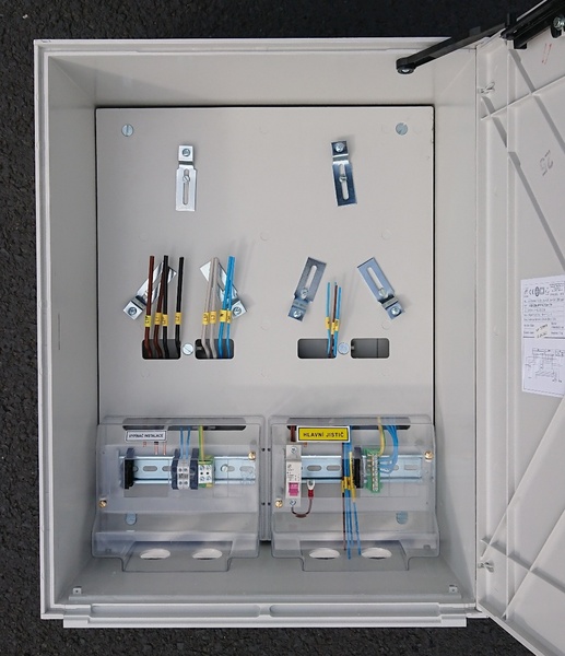 Elektroměrová skříň DCK ER212/NVP7P/63A/FV/ČEZ 3-fázová 2-sazba pro FVE 1